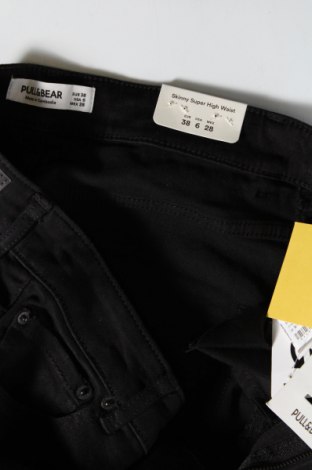 Dámske džínsy  Pull&Bear, Veľkosť M, Farba Čierna, Cena  26,45 €