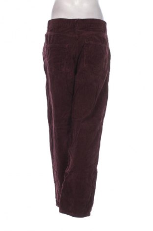 Pantaloni de velvet de femei Pull&Bear, Mărime M, Culoare Roșu, Preț 38,99 Lei