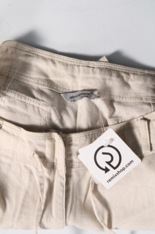 Pantaloni scurți de femei Atmosphere, Mărime S, Culoare Bej, Preț 39,99 Lei