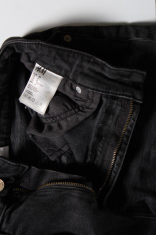 Pantaloni scurți de femei H&M, Mărime M, Culoare Negru, Preț 48,47 Lei