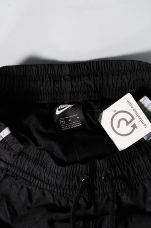 Γυναικείο κοντό παντελόνι Nike, Μέγεθος M, Χρώμα Μαύρο, Τιμή 12,49 €