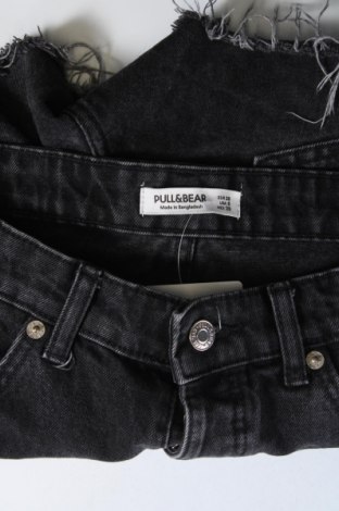 Γυναικείο κοντό παντελόνι Pull&Bear, Μέγεθος M, Χρώμα Μαύρο, Τιμή 5,99 €