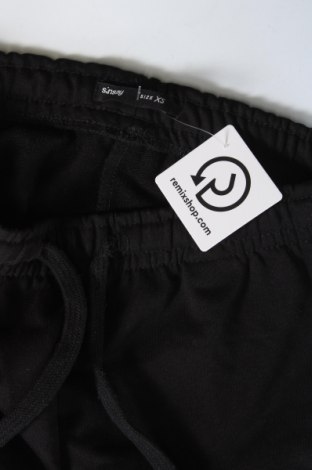 Pantaloni scurți de femei Sinsay, Mărime XS, Culoare Negru, Preț 48,47 Lei