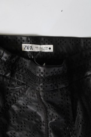 Pantaloni scurți de femei Zara, Mărime S, Culoare Negru, Preț 65,99 Lei