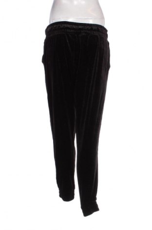 Pantaloni trening de femei Calvin Klein, Mărime M, Culoare Negru, Preț 246,99 Lei