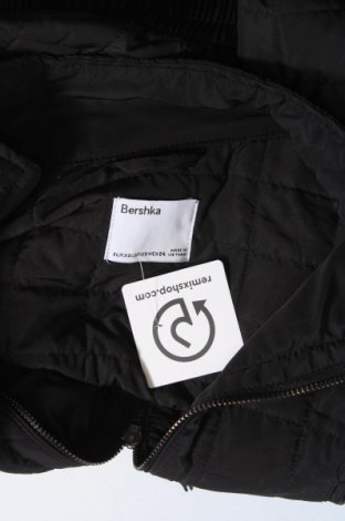 Γυναικείο μπουφάν Bershka, Μέγεθος XS, Χρώμα Μαύρο, Τιμή 24,48 €