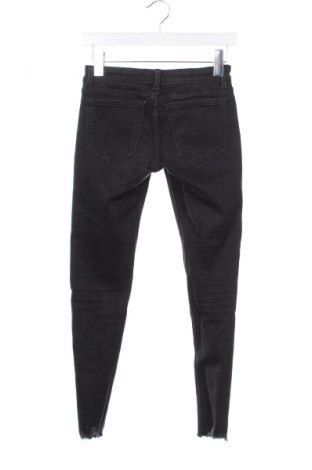 Kinderjeans Bershka, Größe 8-9y/ 134-140 cm, Farbe Grau, Preis € 11,49