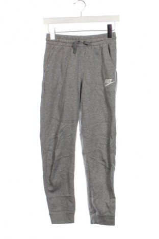 Kinder Sporthose Nike, Größe 11-12y/ 152-158 cm, Farbe Grau, Preis 22,99 €