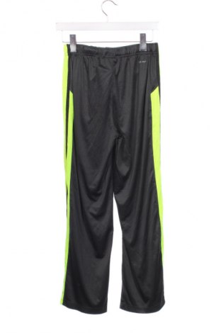 Kinder Sporthose Nike, Größe 13-14y/ 164-168 cm, Farbe Grau, Preis € 16,99