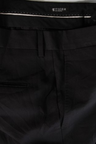 Pantaloni de bărbați Tiger Of Sweden, Mărime M, Culoare Negru, Preț 124,99 Lei