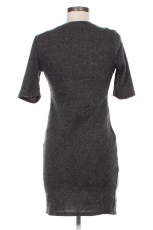 Kleid, Größe M, Farbe Grau, Preis 9,49 €