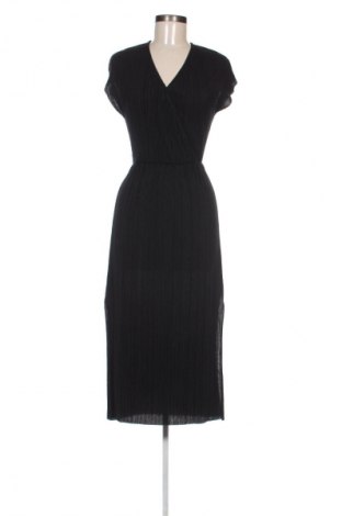 Rochie Bershka, Mărime S, Culoare Negru, Preț 56,99 Lei