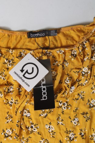 Рокля Boohoo, Размер XS, Цвят Жълт, Цена 23,99 лв.