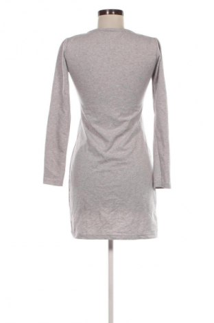 Kleid Sln, Größe M, Farbe Grau, Preis 14,99 €