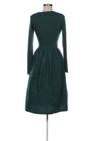 Kleid Zara, Größe S, Farbe Grün, Preis 11,99 €