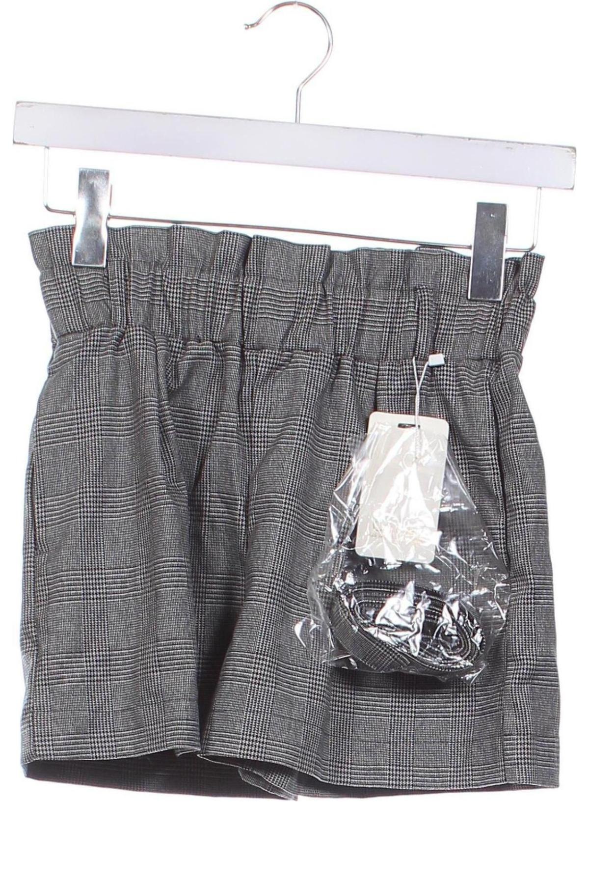 Pantaloni scurți pentru copii Contrast, Mărime 9-10y/ 140-146 cm, Culoare Multicolor, Preț 81,99 Lei