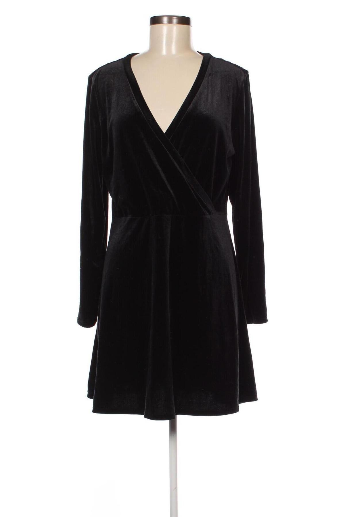 Kleid Monki, Größe L, Farbe Schwarz, Preis 7,99 €