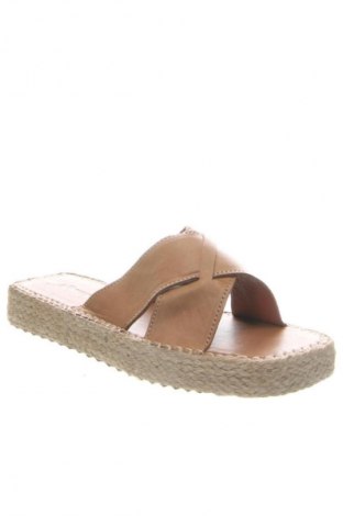 Papucs RunnerBoss, Méret 40, Szín Barna, Ár 20 149 Ft