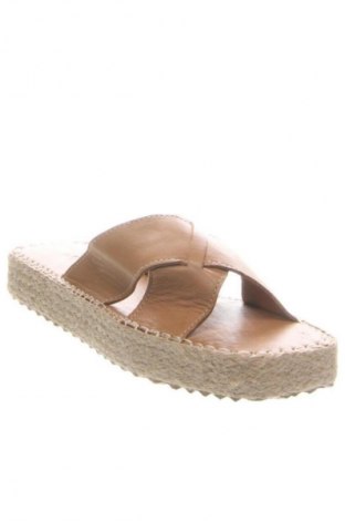 Чехли RunnerBoss, Размер 38, Цвят Кафяв, Цена 50,99 лв.