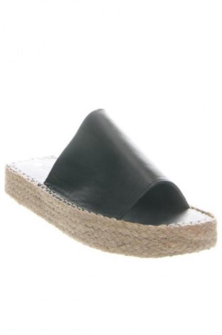 Pantofle RunnerBoss, Velikost 36, Barva Černá, Cena  799,00 Kč