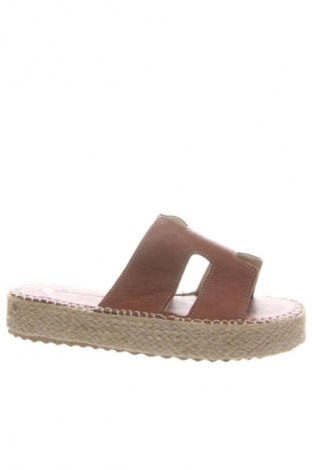 Чехли RunnerBoss, Размер 39, Цвят Кафяв, Цена 50,99 лв.