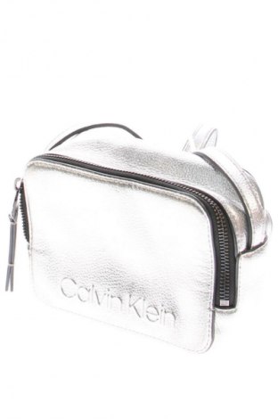 Damska torebka Calvin Klein, Kolor Srebrzysty, Cena 138,37 zł