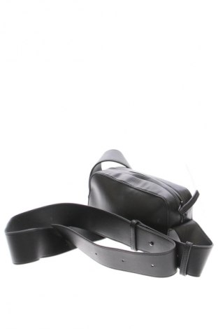 Дамска чанта Calvin Klein, Цвят Черен, Цена 137,99 лв.