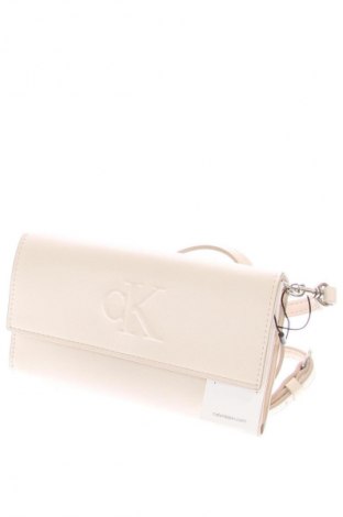 Дамска чанта Calvin Klein Jeans, Цвят Екрю, Цена 119,99 лв.