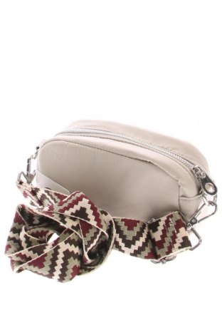 Дамска чанта Pull&Bear, Цвят Бежов, Цена 25,99 лв.