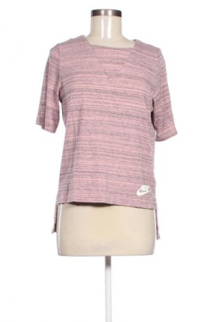 Дамска тениска Nike, Размер S, Цвят Многоцветен, Цена 27,37 лв.