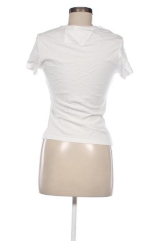 Дамска тениска Tommy Jeans, Размер M, Цвят Бял, Цена 27,99 лв.