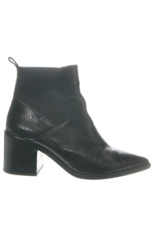 Damen Stiefeletten & Other Stories, Größe 39, Farbe Mehrfarbig, Preis € 160,84
