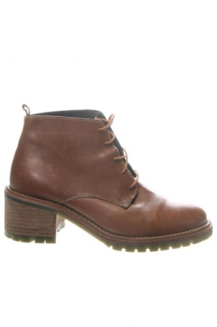 Botine de damă ASOS, Mărime 39, Culoare Bej, Preț 197,11 Lei