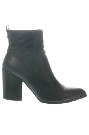 Γυναικεία μποτάκια Guess, Μέγεθος 40, Χρώμα Μαύρο, Τιμή 52,99 €
