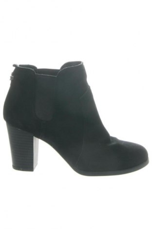 Γυναικεία μποτάκια Koolaburra by UGG, Μέγεθος 38, Χρώμα Μαύρο, Τιμή 90,58 €