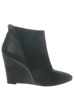 Damskie botki Minelli, Rozmiar 40, Kolor Czarny, Cena 496,55 zł