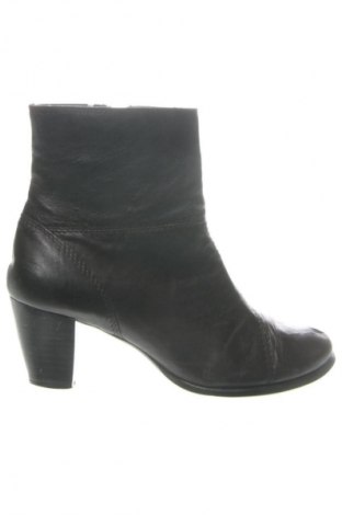 Botine de damă Unbranded, Mărime 37, Culoare Maro, Preț 387,50 Lei