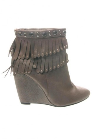 Botine de damă Unbranded, Mărime 38, Culoare Bej, Preț 131,99 Lei