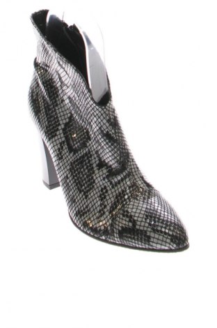 Botine de damă Unbranded, Mărime 37, Culoare Multicolor, Preț 240,00 Lei