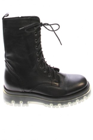 Damskie kozaki Inuovo, Rozmiar 37, Kolor Czarny, Cena 379,38 zł