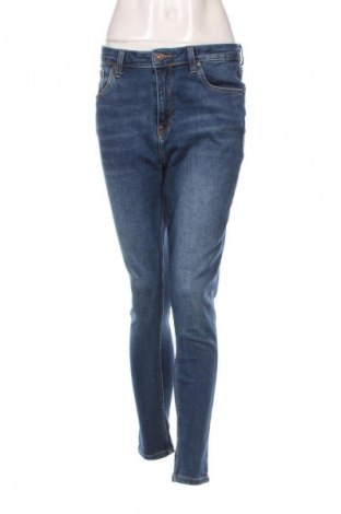 Blugi de femei Bershka, Mărime L, Culoare Albastru, Preț 76,30 Lei