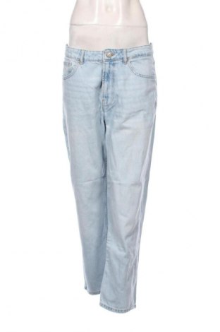 Blugi de femei Bershka, Mărime M, Culoare Albastru, Preț 76,30 Lei