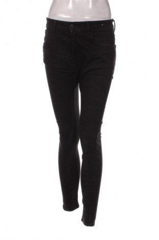 Dámske džínsy  Bershka, Veľkosť M, Farba Čierna, Cena  14,95 €