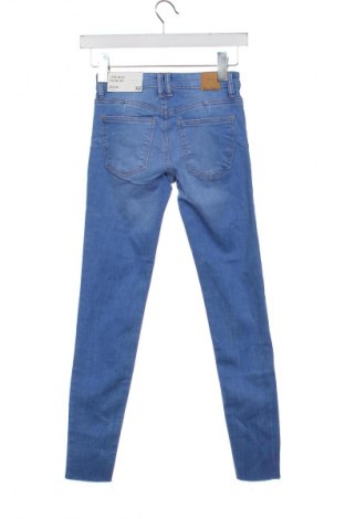 Dámske džínsy  Bershka, Veľkosť XXS, Farba Modrá, Cena  24,00 €