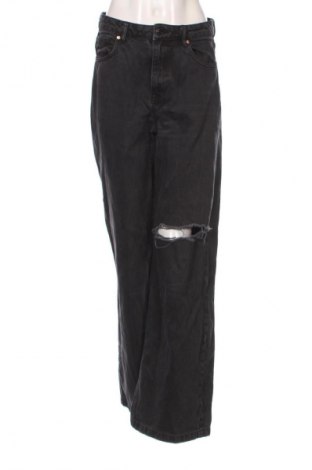 Damskie jeansy Bershka, Rozmiar M, Kolor Czarny, Cena 124,48 zł