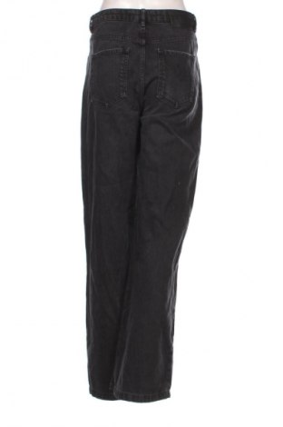 Damskie jeansy Bershka, Rozmiar M, Kolor Czarny, Cena 124,48 zł