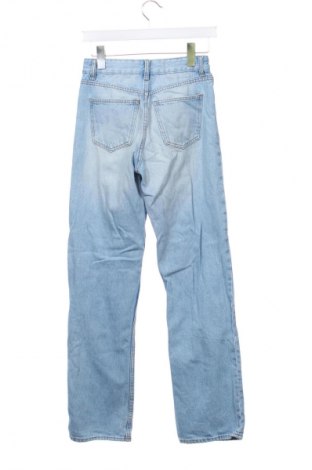 Damskie jeansy Bershka, Rozmiar XS, Kolor Niebieski, Cena 43,99 zł