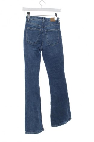 Dámské džíny  Bershka, Velikost S, Barva Modrá, Cena  379,00 Kč