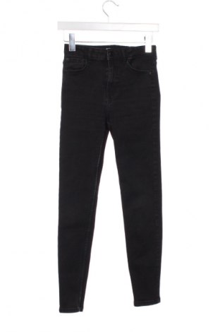 Női farmernadrág Bershka, Méret XS, Szín Fekete, Ár 5 800 Ft