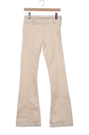 Γυναικείο Τζίν Bershka, Μέγεθος S, Χρώμα  Μπέζ, Τιμή 9,99 €